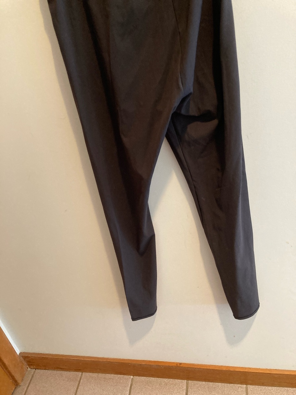 SKIMS Black Stretch Leggings - Picture 3 of 4